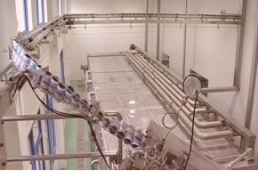 Empty can conveyor (wire cable conveyor or plastic tabletop chain conveyor)