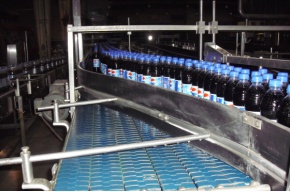 PET full bottle conveyor (plastic tabletop chain conveyor, mat top conveyor)