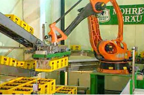 Robot depalletizer: Plastic case, carton pack and film wrap